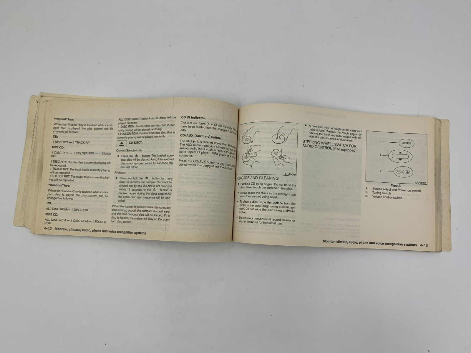 2008 Nissan Altima Owners Manual Set with Case OEM C04B42048