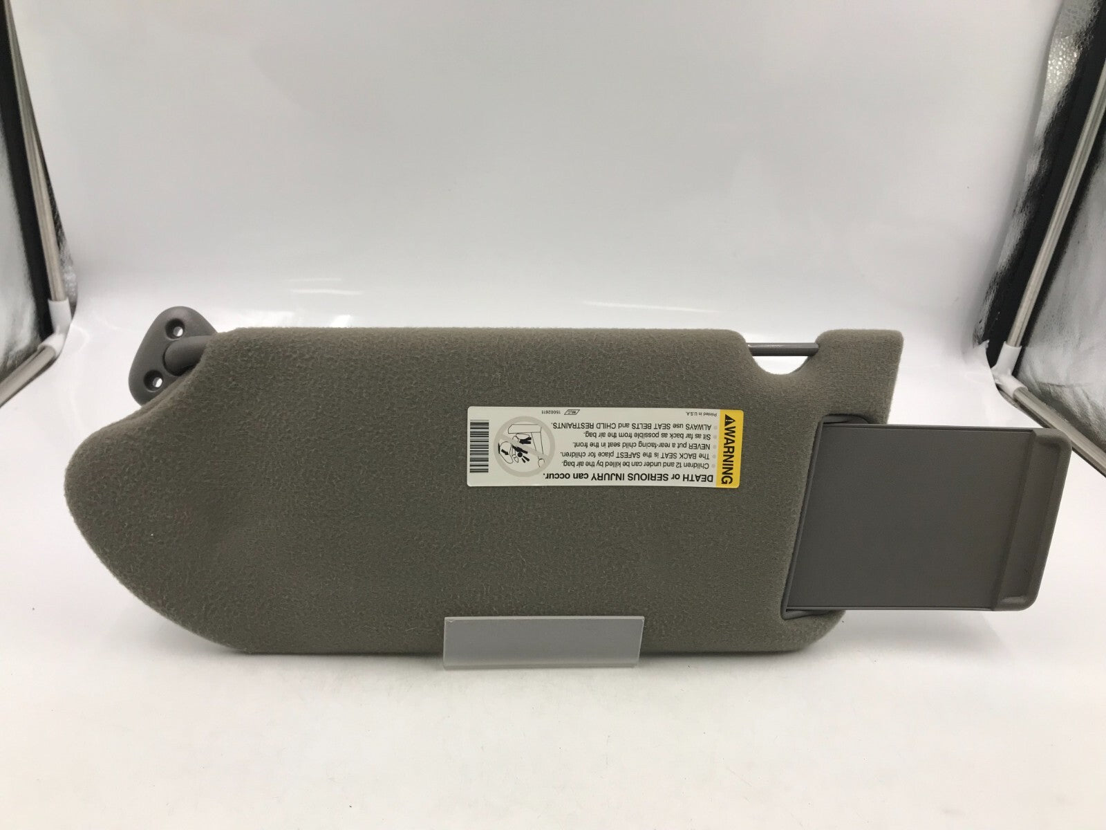 2000-2005 Chevrolet Impala Passenger Sun Visor Gray Illuminated OEM D04B32081