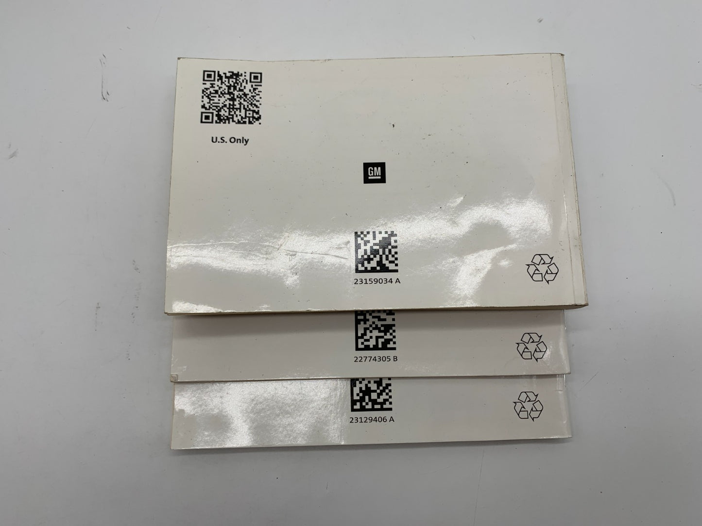 2014 Chevrolet Tahoe/Suburban Owners Manual Set with Case OEM B03B02004