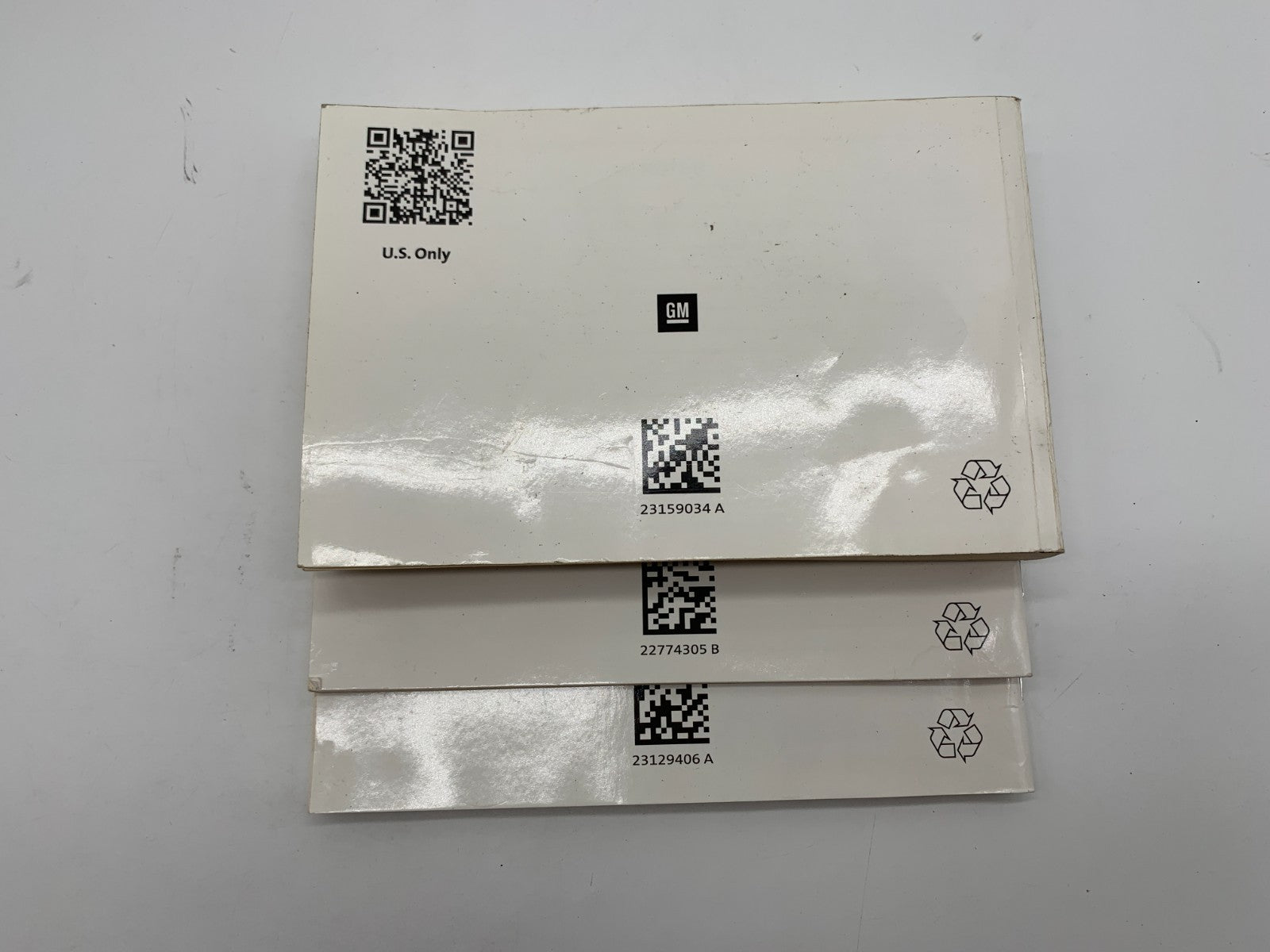 2014 Chevrolet Tahoe/Suburban Owners Manual Set with Case OEM B03B02004