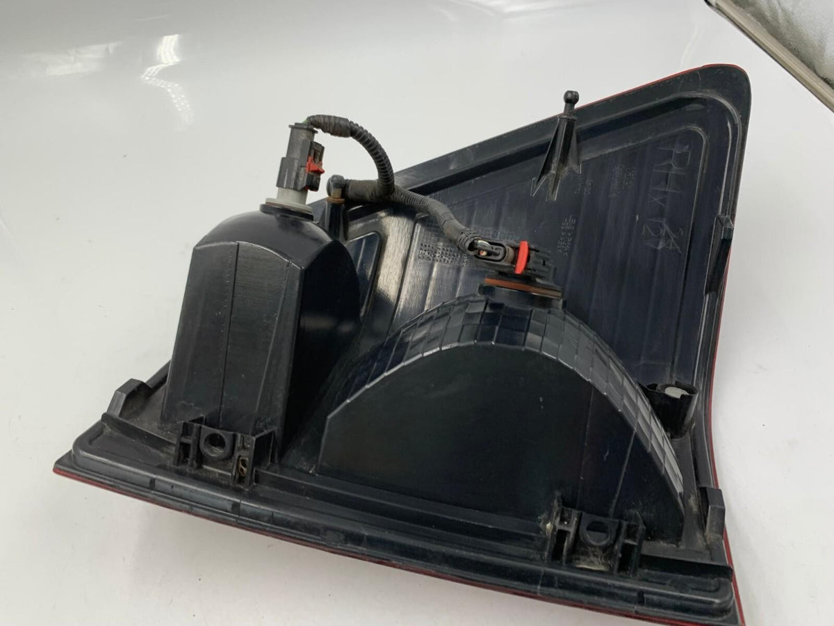 2007-2010 Jeep Grand Cherokee Driver Side Tail Light Taillight OEM D01B69002