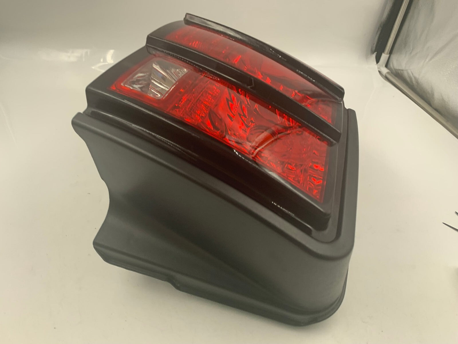 1999-2002 Ford Mustang Driver Side Tail Light Taillight OEM D01B59006