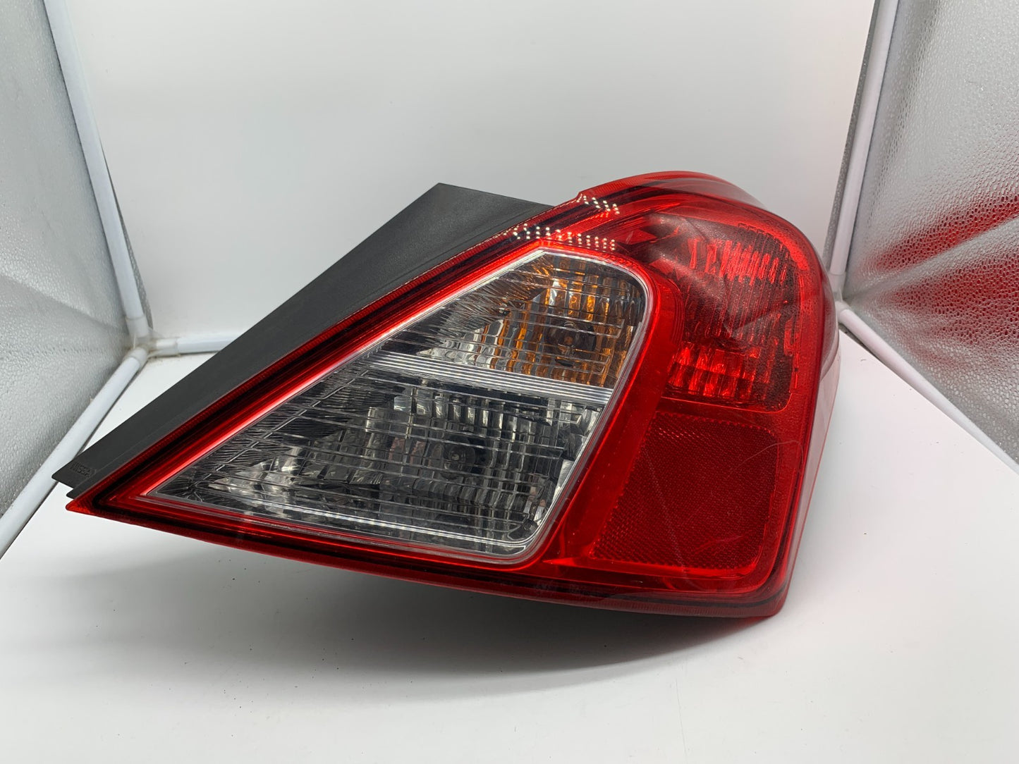 2012-2019 Nissan Versa Sdn Passenger Side Tail Light Taillight OEM A04B28001