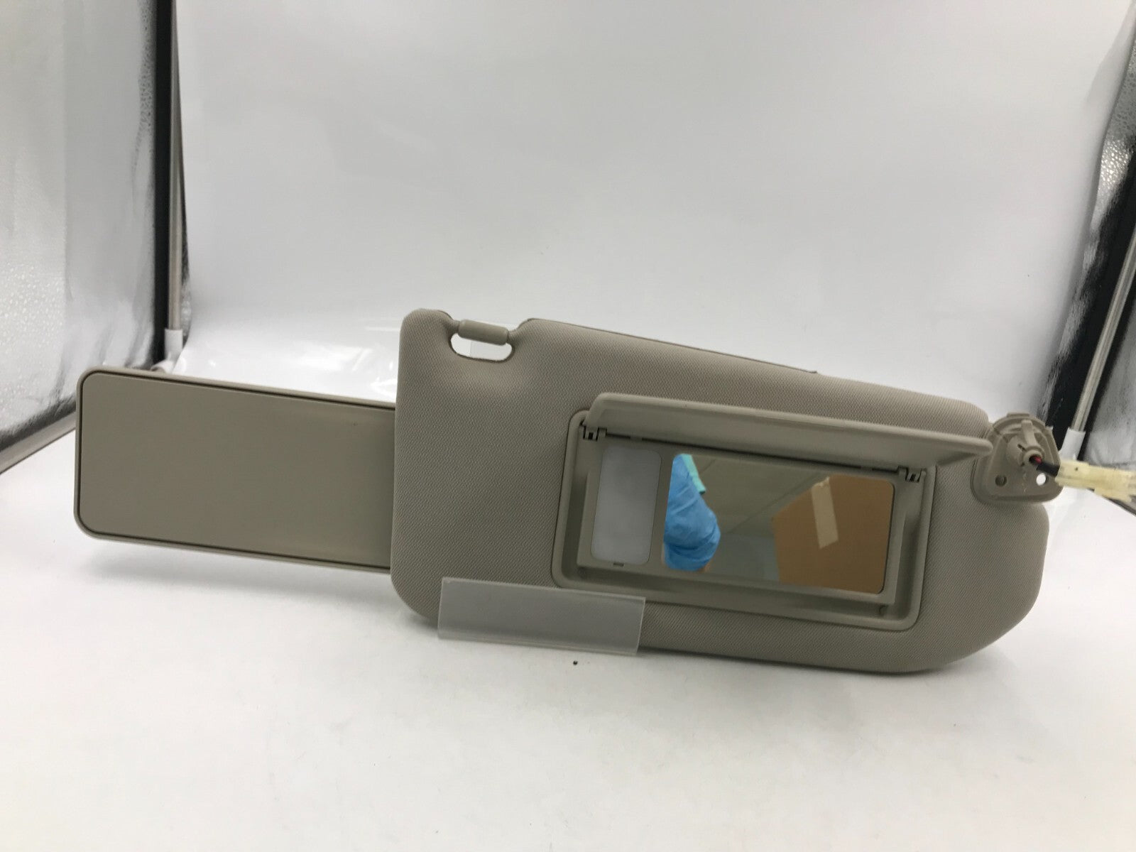 2007-2008 Infiniti G35 Passenger Sun Visor Light Beige Illuminated OEM D01B66009