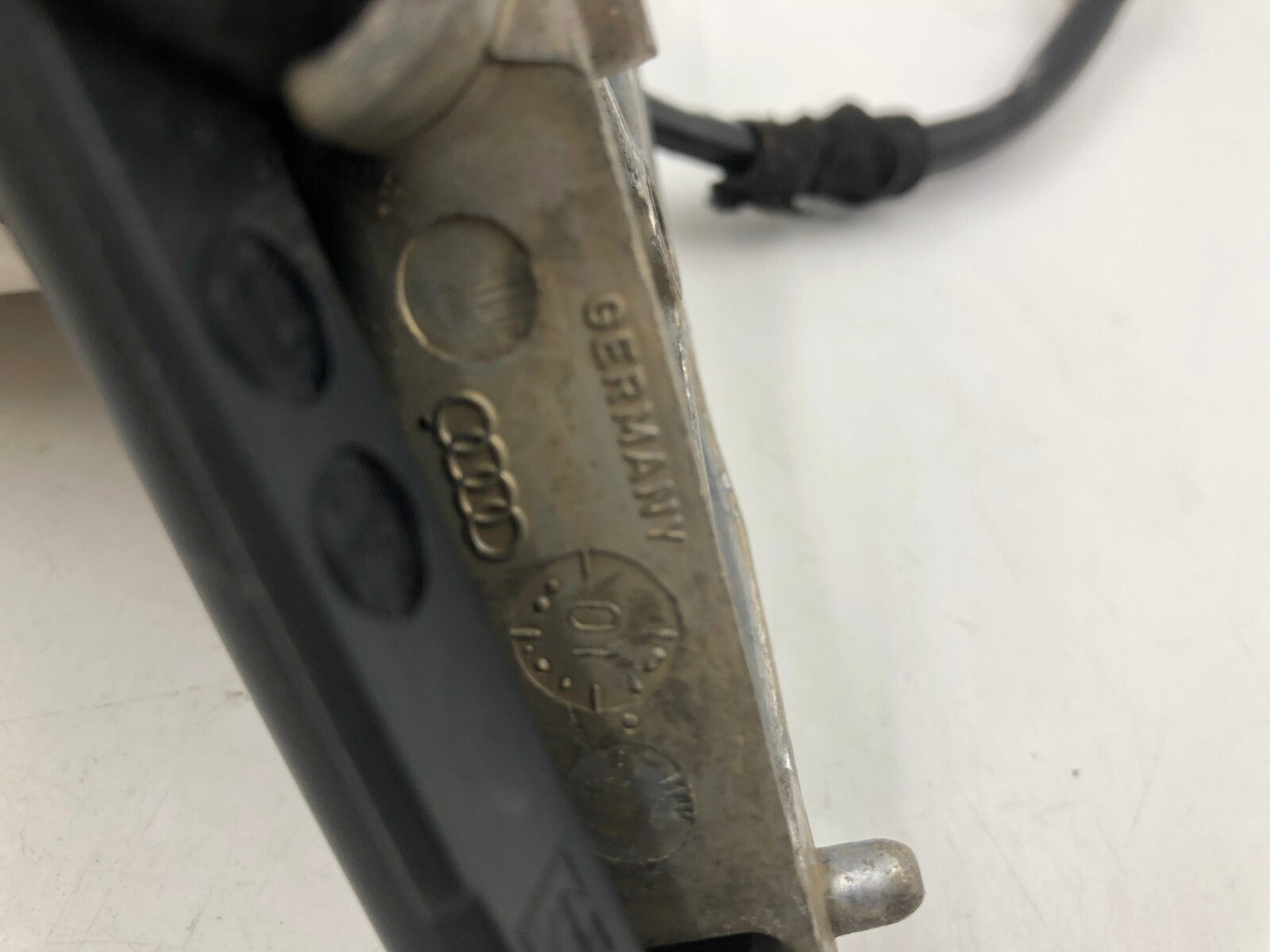 2002-2005 Audi A4 Driver Side View Power Door Mirror White OEM D01B07033