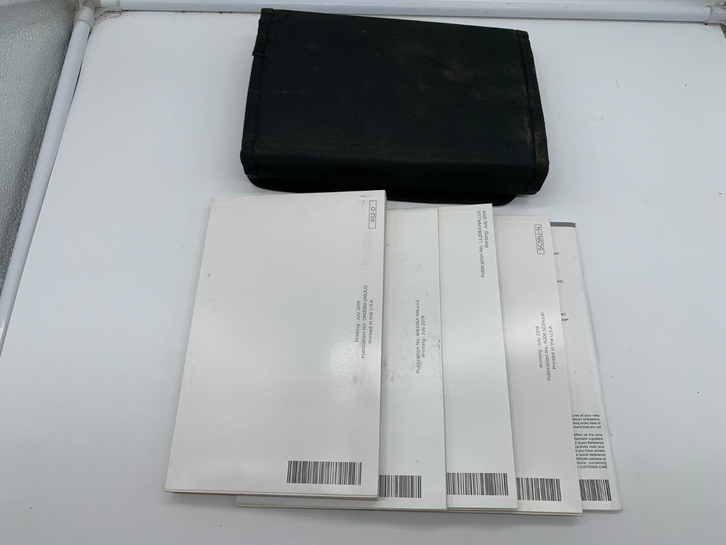 2020 Nissan Pathfinder Owners Manual Set with Case OEM C03B29004