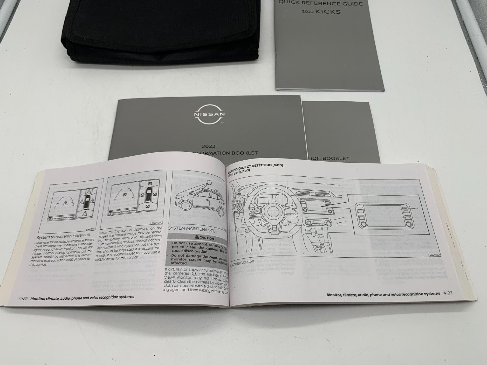 2022 Nissan Kicks Sedan Owners Manual Set with Case OEM A04B38018