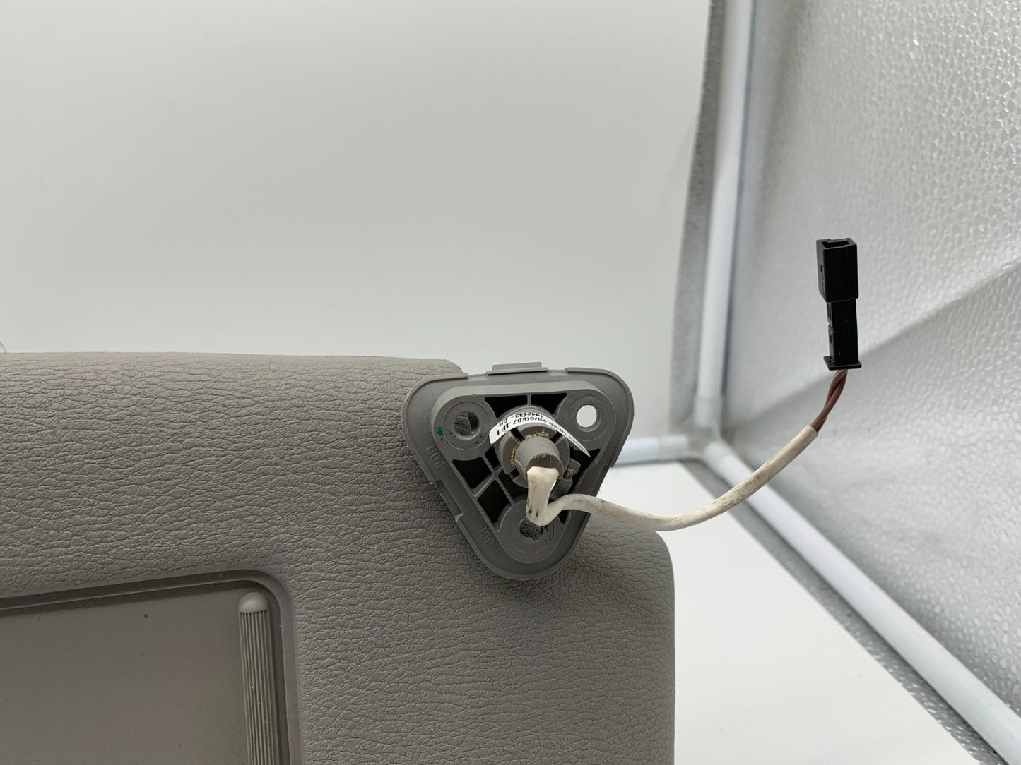 2007-2010 BMW X3 Passenger Sun Visor Gray Illuminated OEM A02B51010