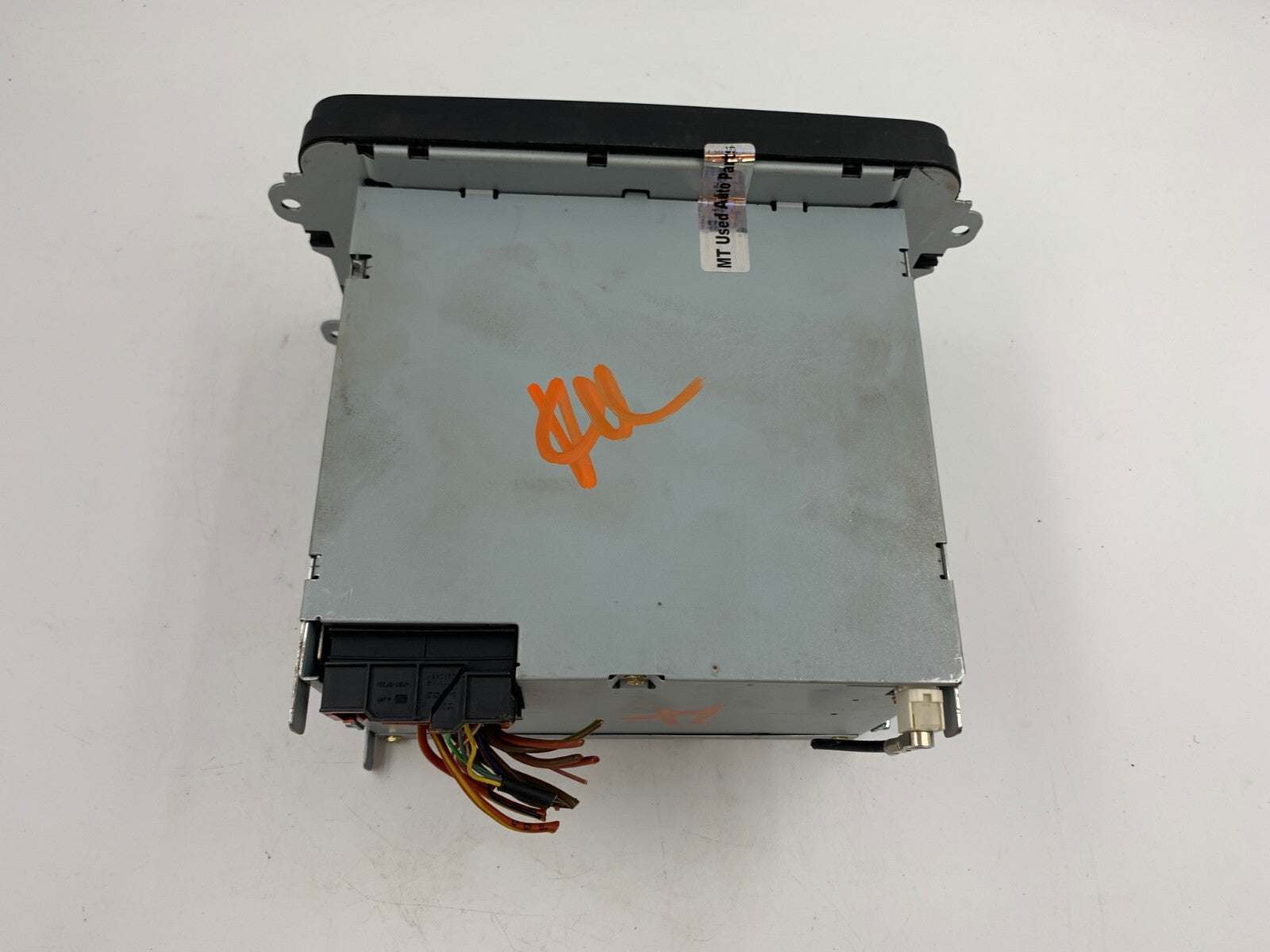 2010-2011 Volkswagen Golf AM FM Radio CD Player Receiver OEM B04B34002