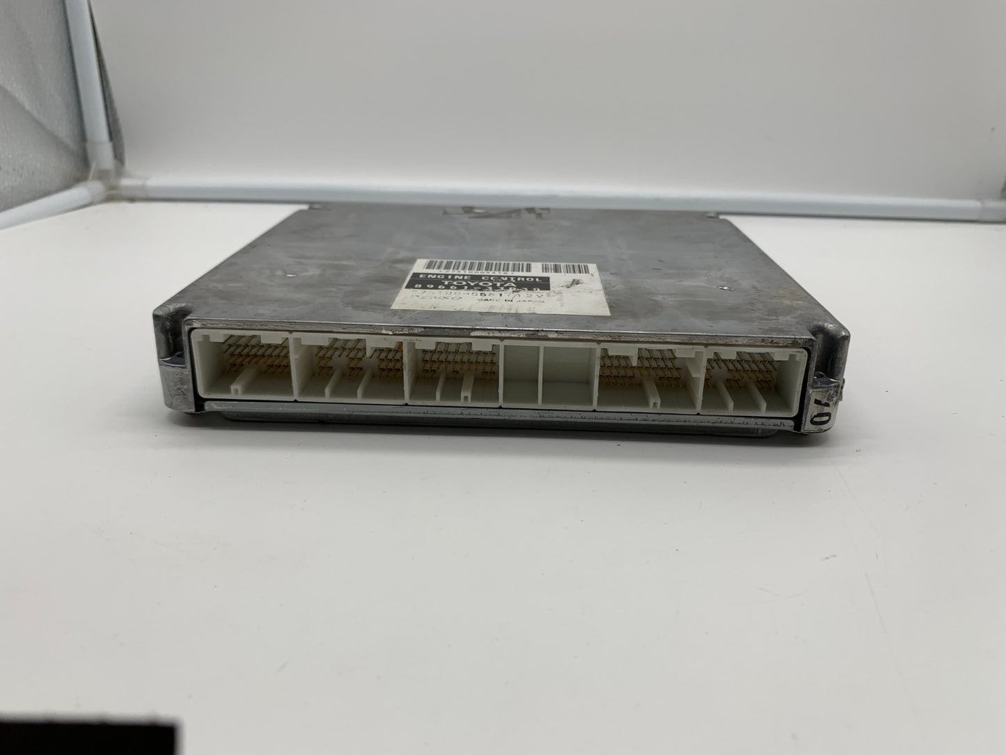 2004-2005 Lexus ES330 Engine Control Module ECU OEM C01B19009