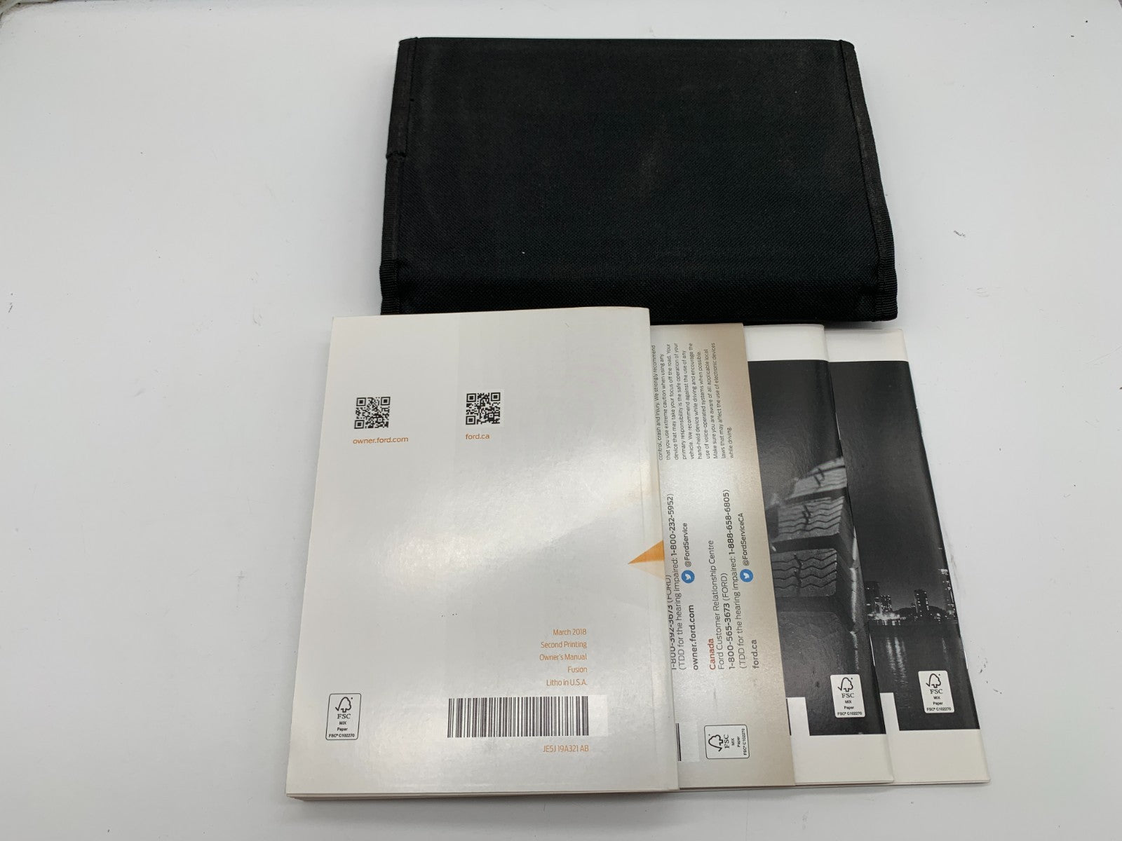 2018 Ford Fusion Owners Manual Set with Case OEM C03B65012