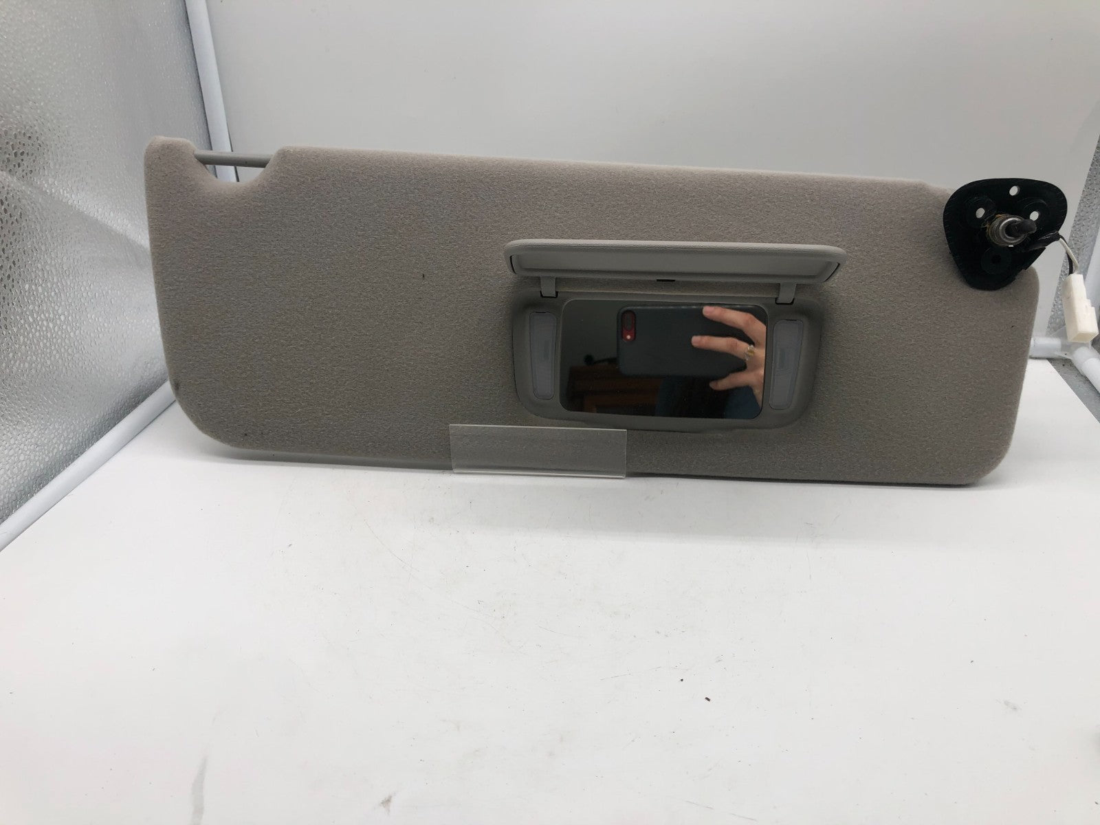 2005-2010 Toyota Sienna Passenger Sun Visor Gray Illuminated OEM A01B46003
