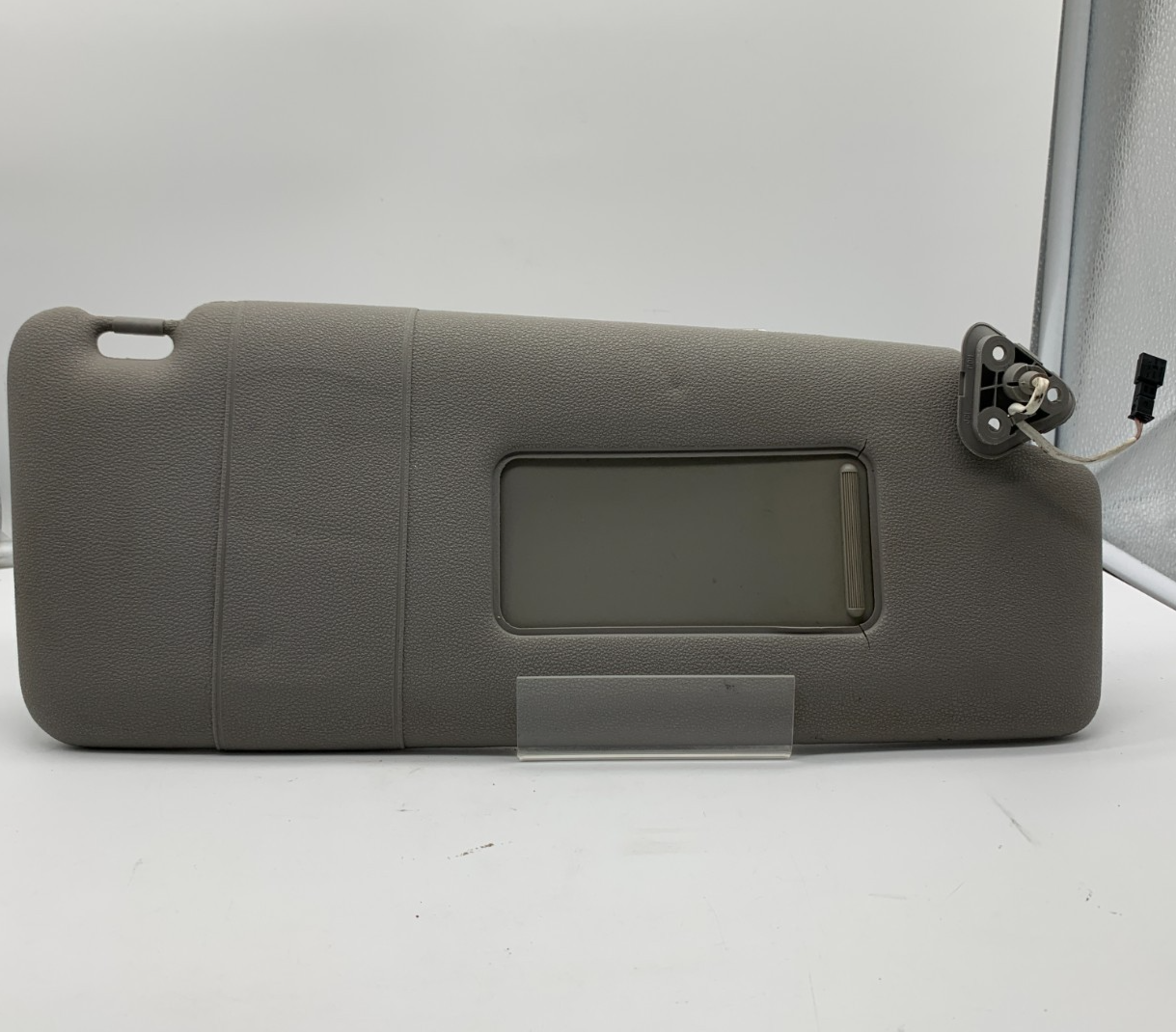 2005-2006 BMW X3 Passenger Sun Visor Gray Illuminated OEM C03B26035