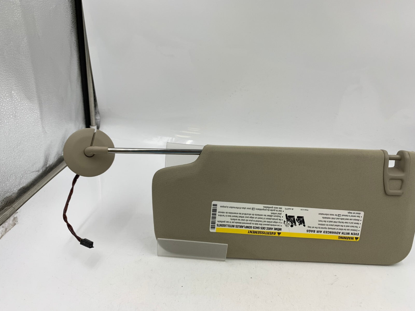 2013-2017 Cadillac XTS Passenger Sun Visor Tan Illuminated OEM E01B36001