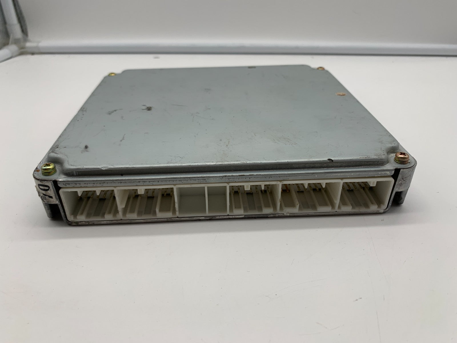 2004-2005 Lexus ES330 Engine Control Module ECU OEM C01B19009