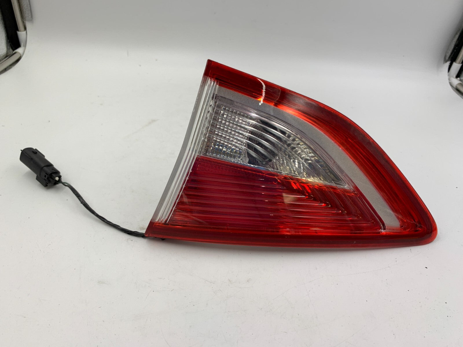 2013-2016 Ford Escape Passenger Side Trunk Lid Mounted Tail Light OEM B01B45059