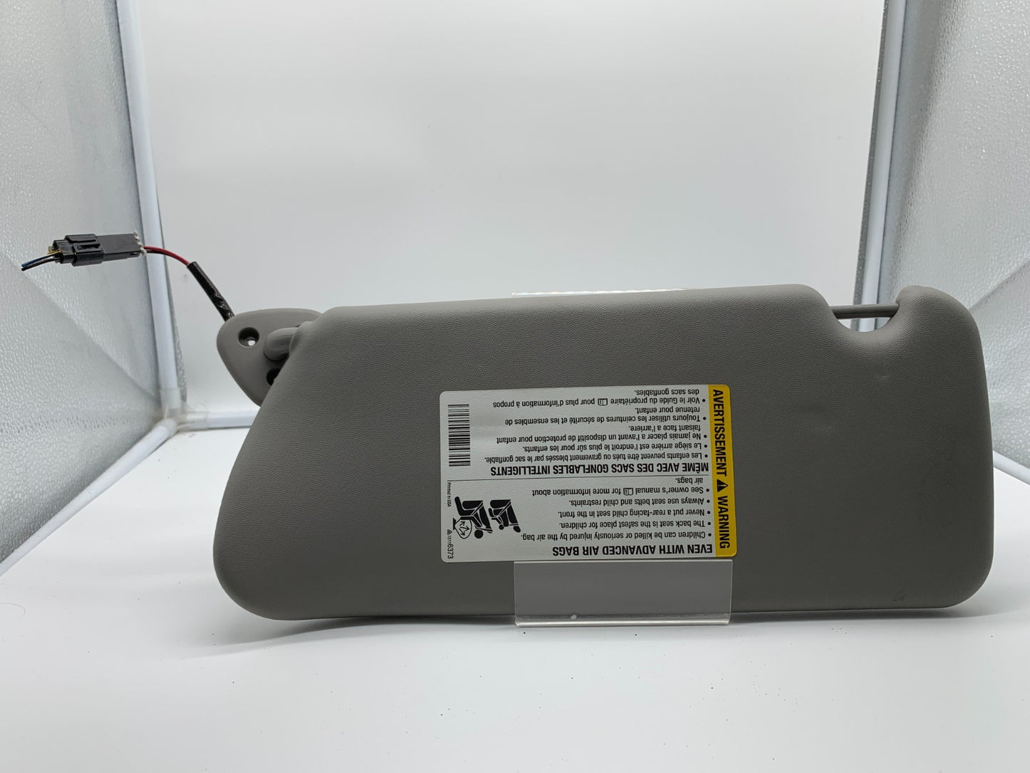 2003-2007 Cadillac CTS Passenger Sun Visor Gray Illuminated OEM B03B46054