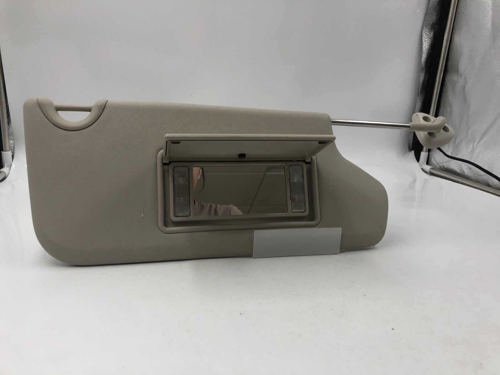 2011-2020 Dodge Journey Passenger Sun Visor Sunvisor Ivory Illuminated B01B21003