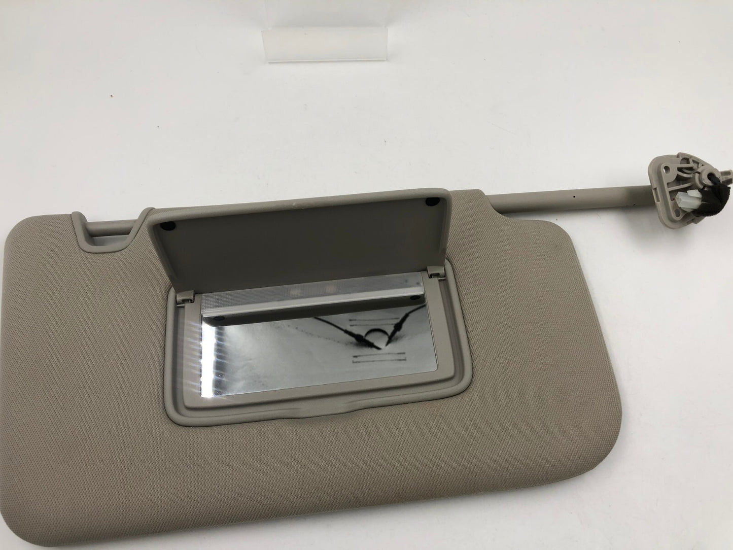 2014-2017 Nissan Rogue Passenger Sun Visor Gray Illuminated OEM C03B09085