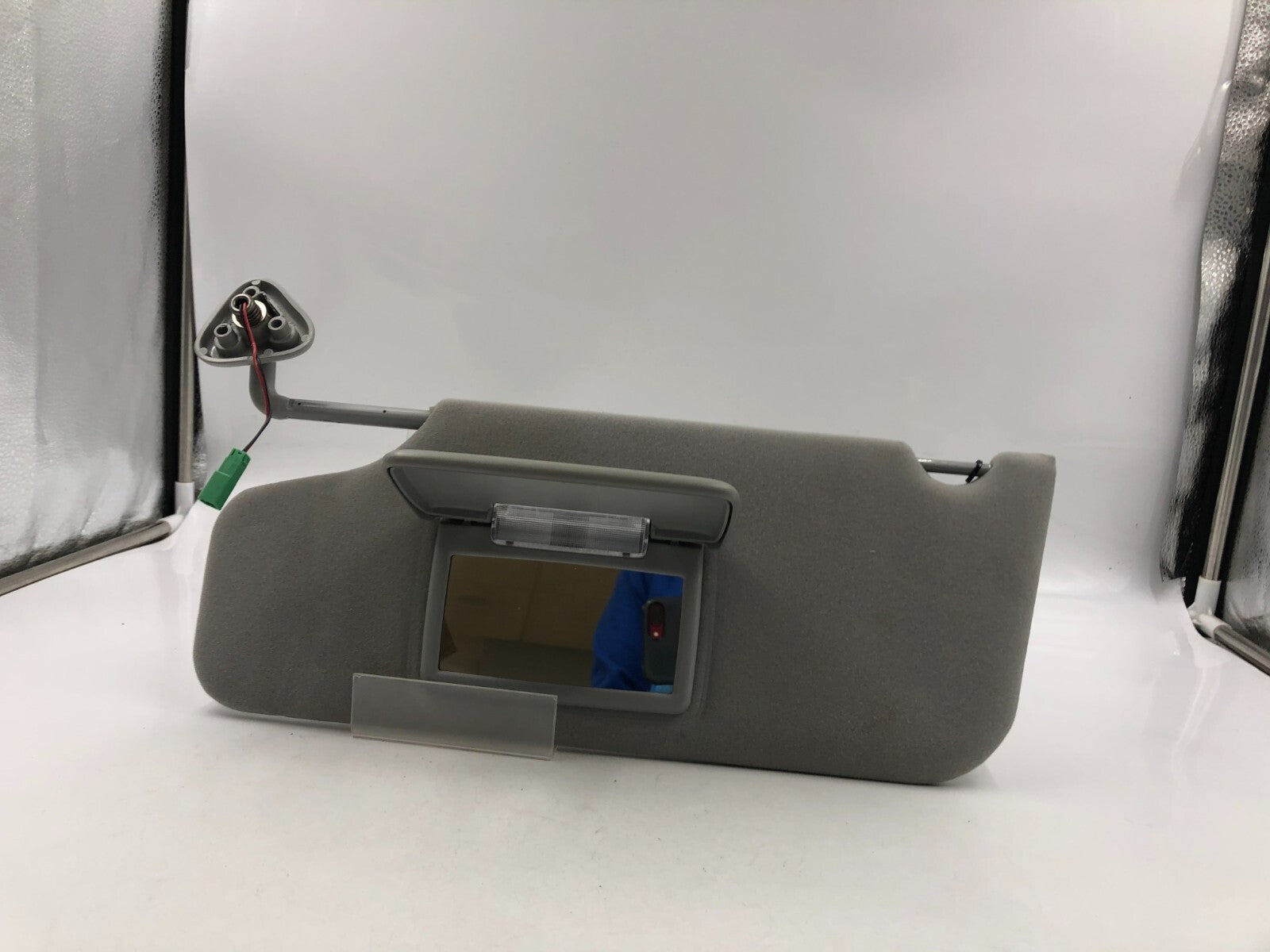 2005-2007 Ford Five Hundred Driver Sun Visor Gray Illuminated OEM D04B28059