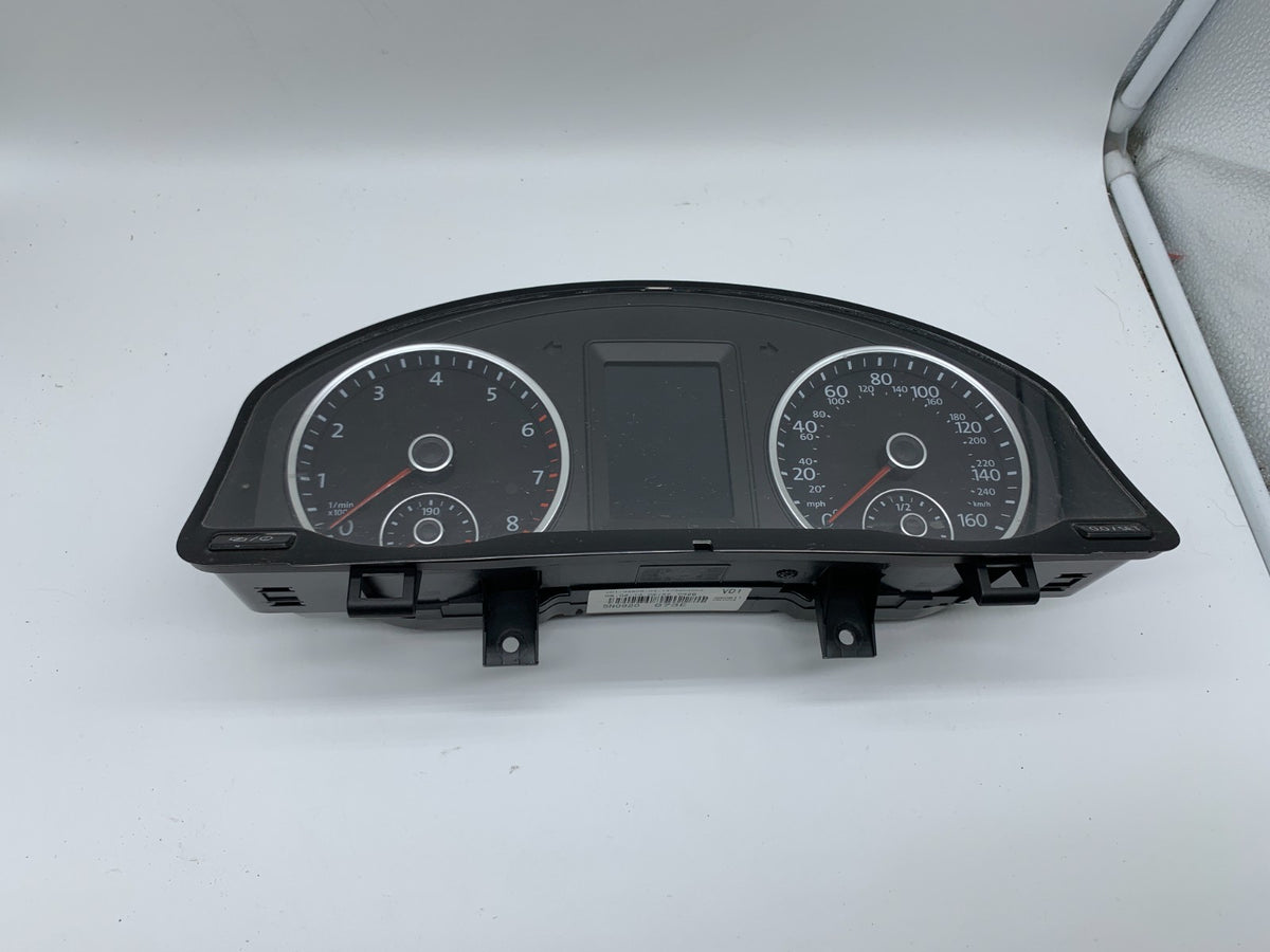 2013-2017 Volkswagen Tiguan Speedometer Cluster 90660 Miles A02B25006