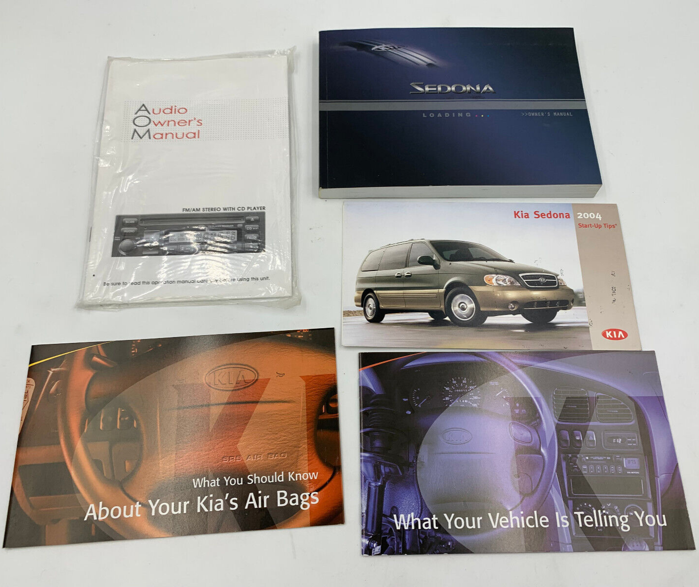 2004 Kia Sedona Owners Manual Set OEM A04B44080