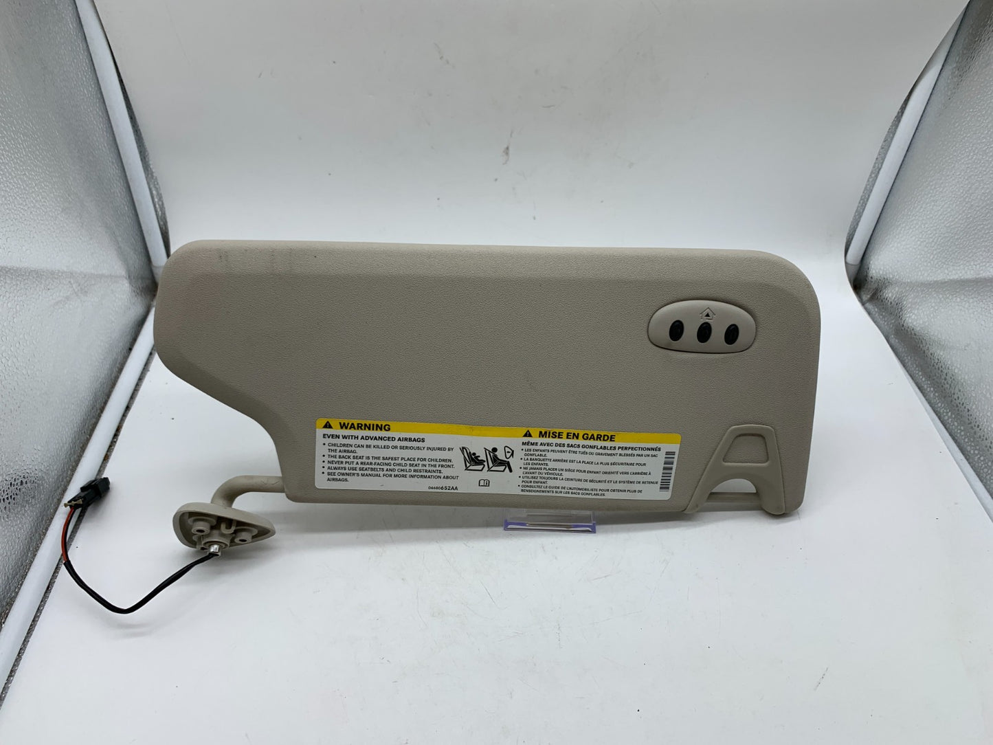 2011-2020 Dodge Journey Driver Sun Visor Gray Illuminated OEM B01B27002