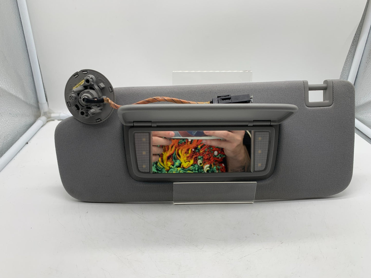 2018-2019 Chevrolet Equinox Driver Sun Visor Illumination Gray OEM A01B22050