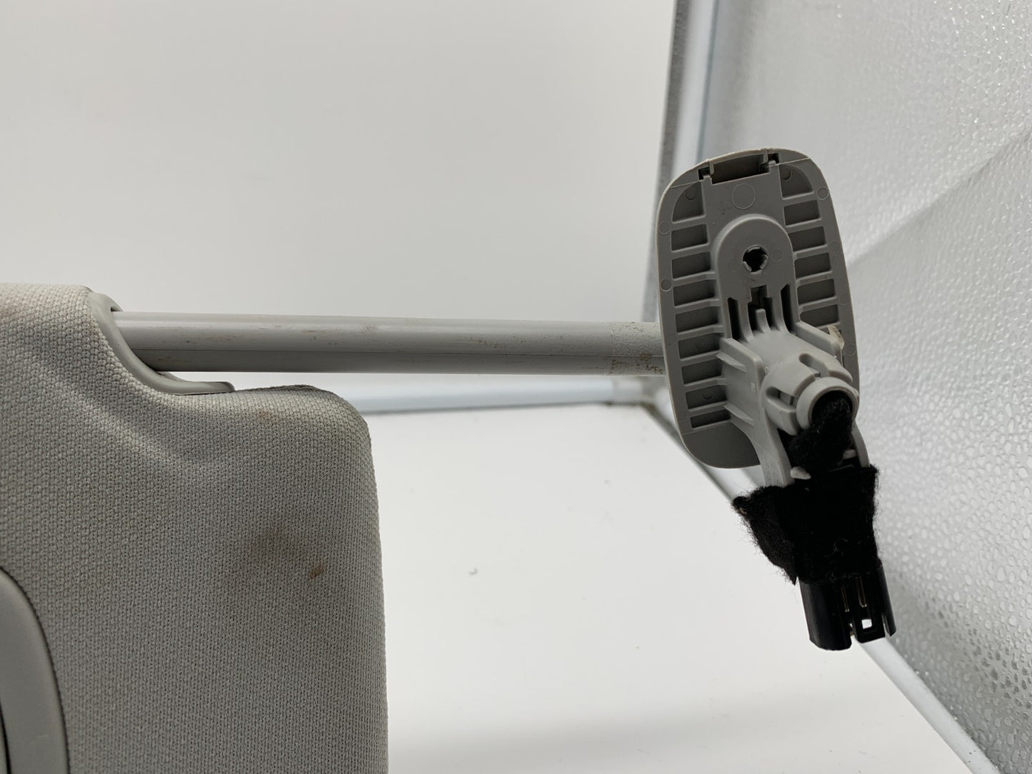 2019-2023 Jeep Cherokee Passenger Sun Visor Gray Illuminated OEM C03B30099