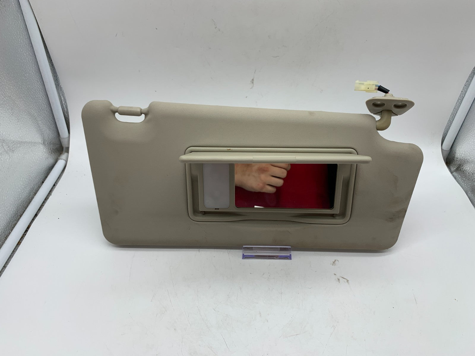 2008-2015 Nissan Rogue Passenger Visor Sunvisor Beige Illumination OEM A01B50003