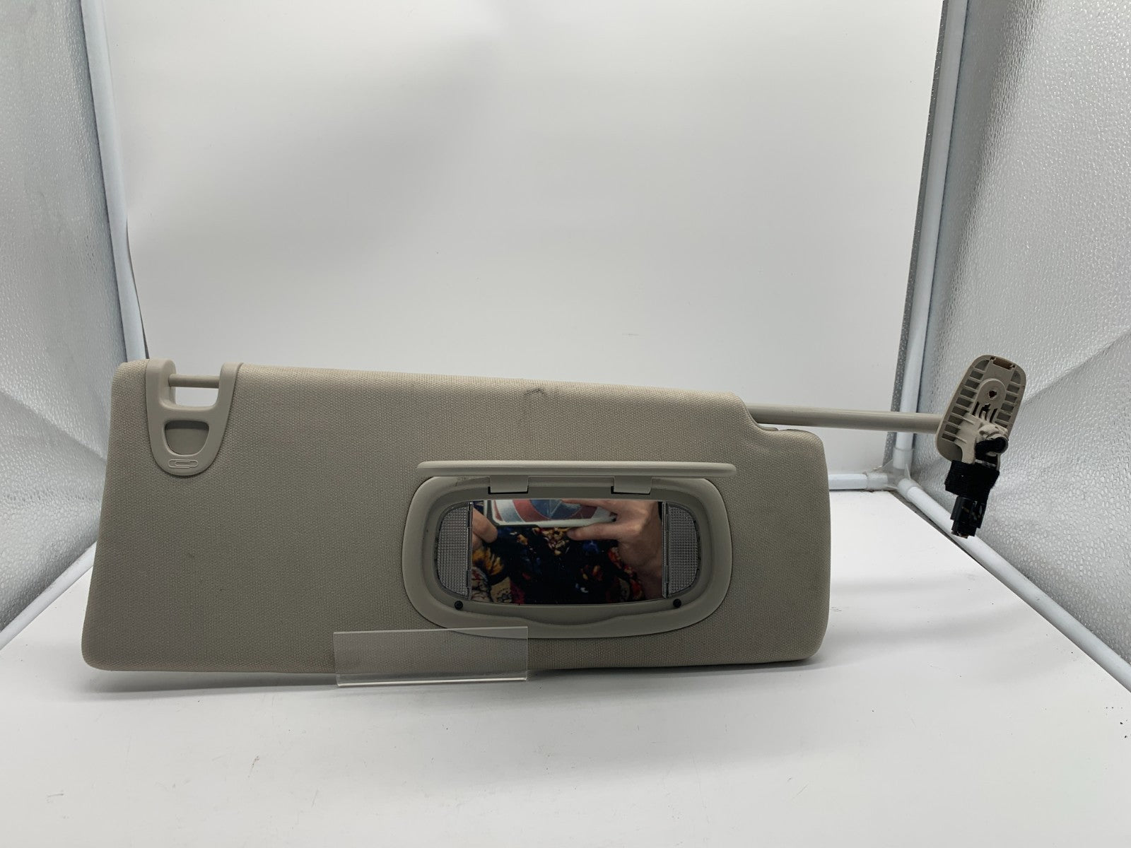 2014-2018 Jeep Grand Cherokee Passenger Sun Visor Gray Illuminated OEM D03B19015