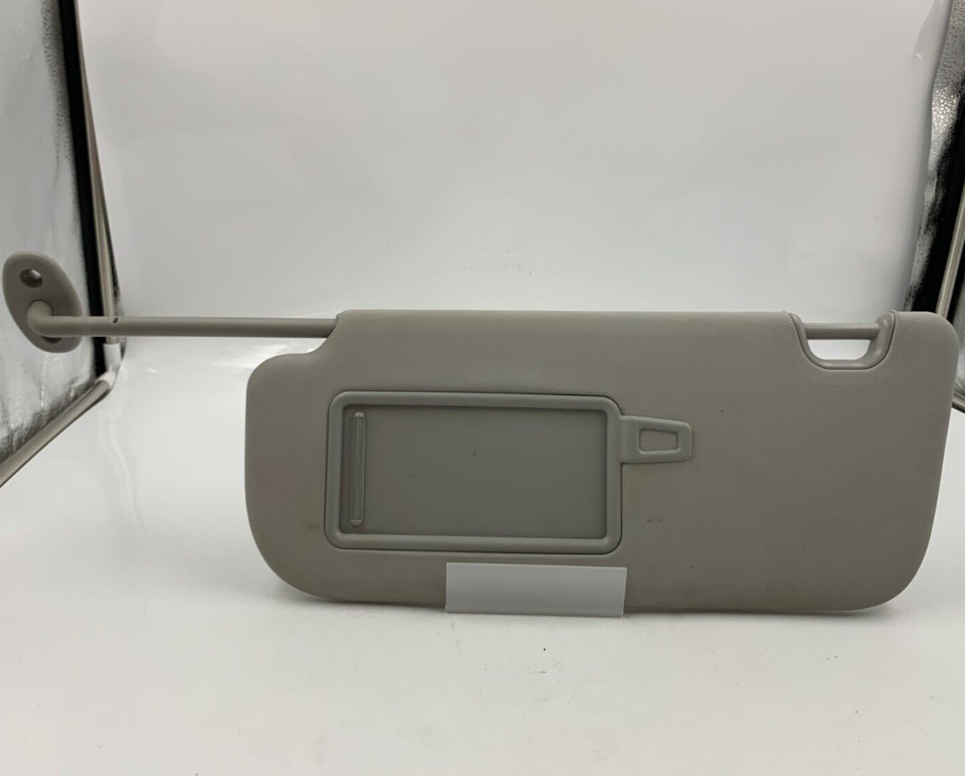 2014-2019 Kia Soul Driver Sun Visor Illuminated Gray OEM E01B25054