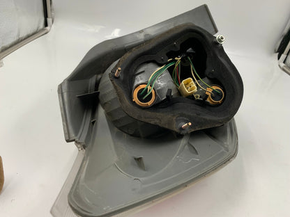 2003-2004 Toyota Matrix Passenger Side Taillight Tail Light OEM E02B67002