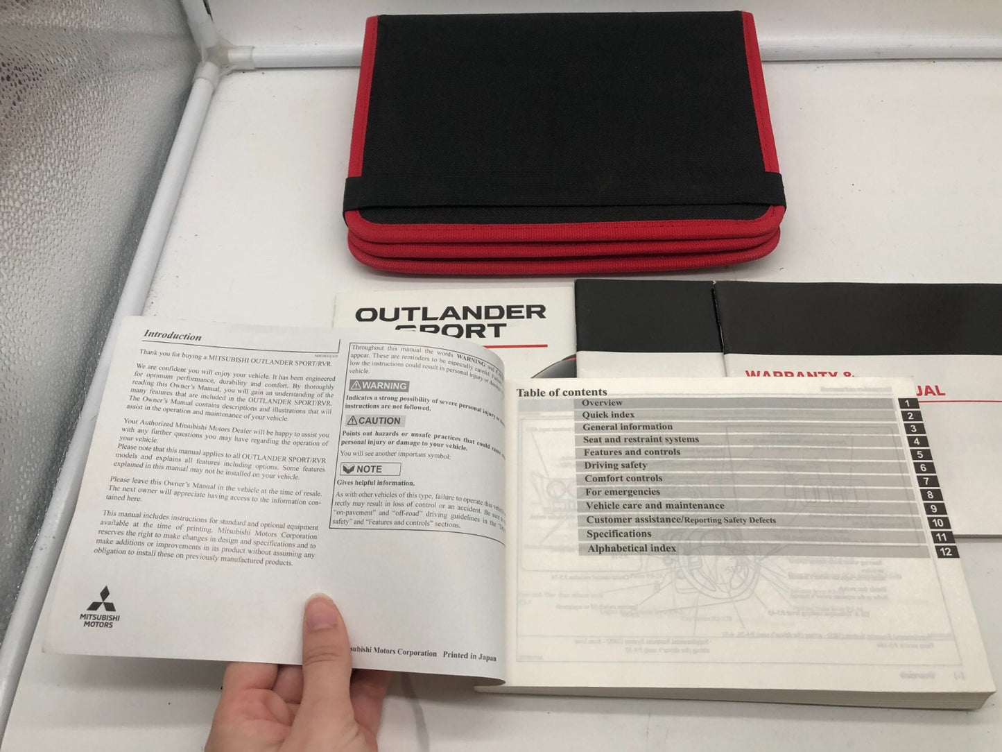 2020 Mitsubishi Outlander Owners Manual Set with Case OEM B03B22002