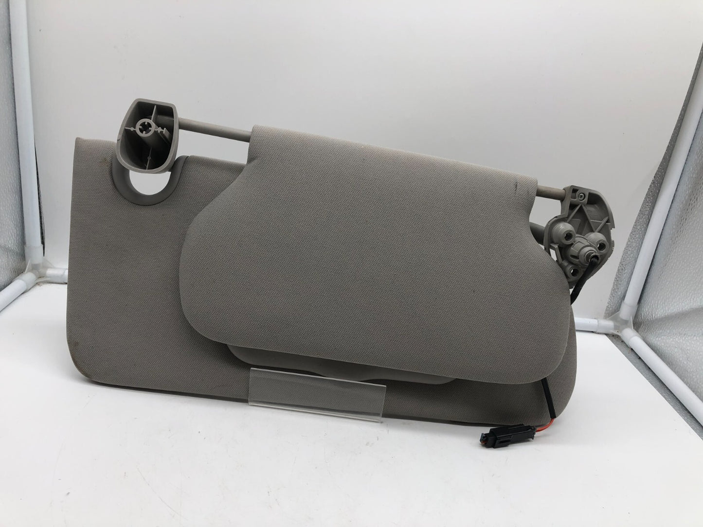 2008-2011 Cadillac DTS Passenger Sun Visor Gray Illuminated OEM A02B16010