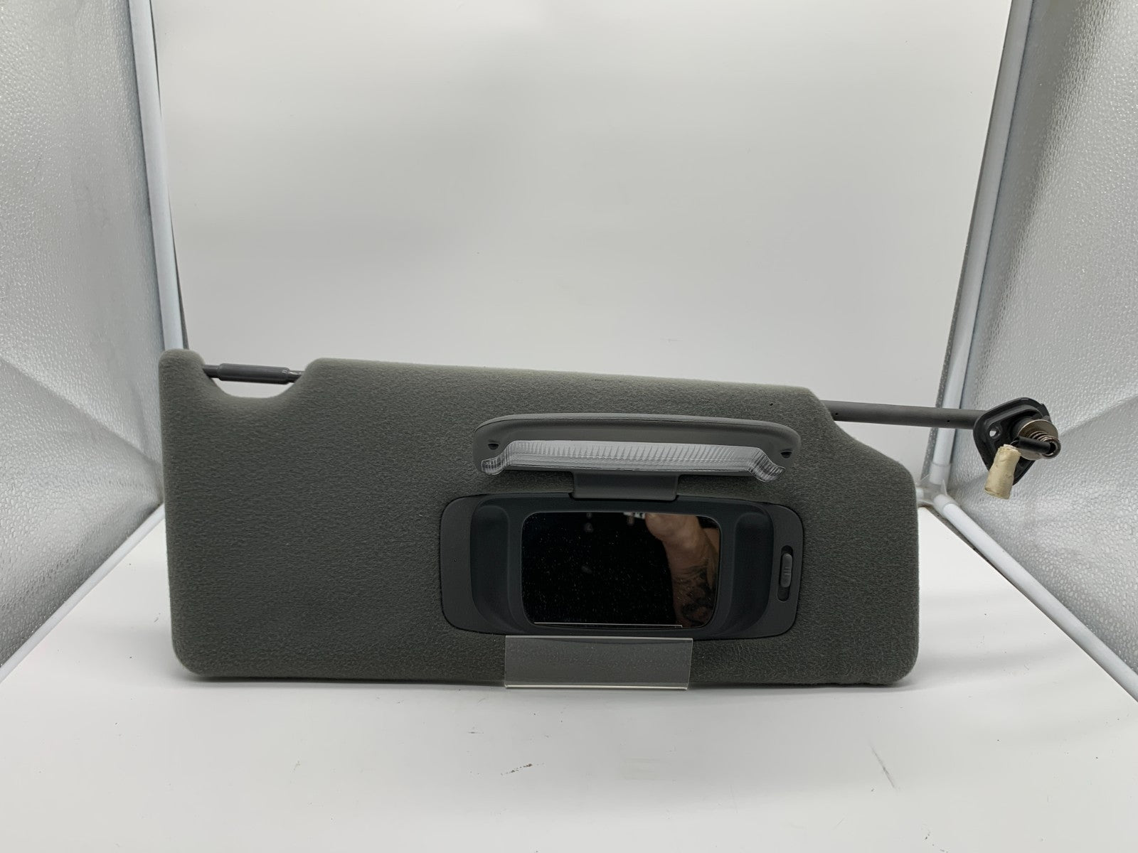 2005-2012 Toyota Avalon Passenger Sun Visor Illuminated Gray OEM C03B65014