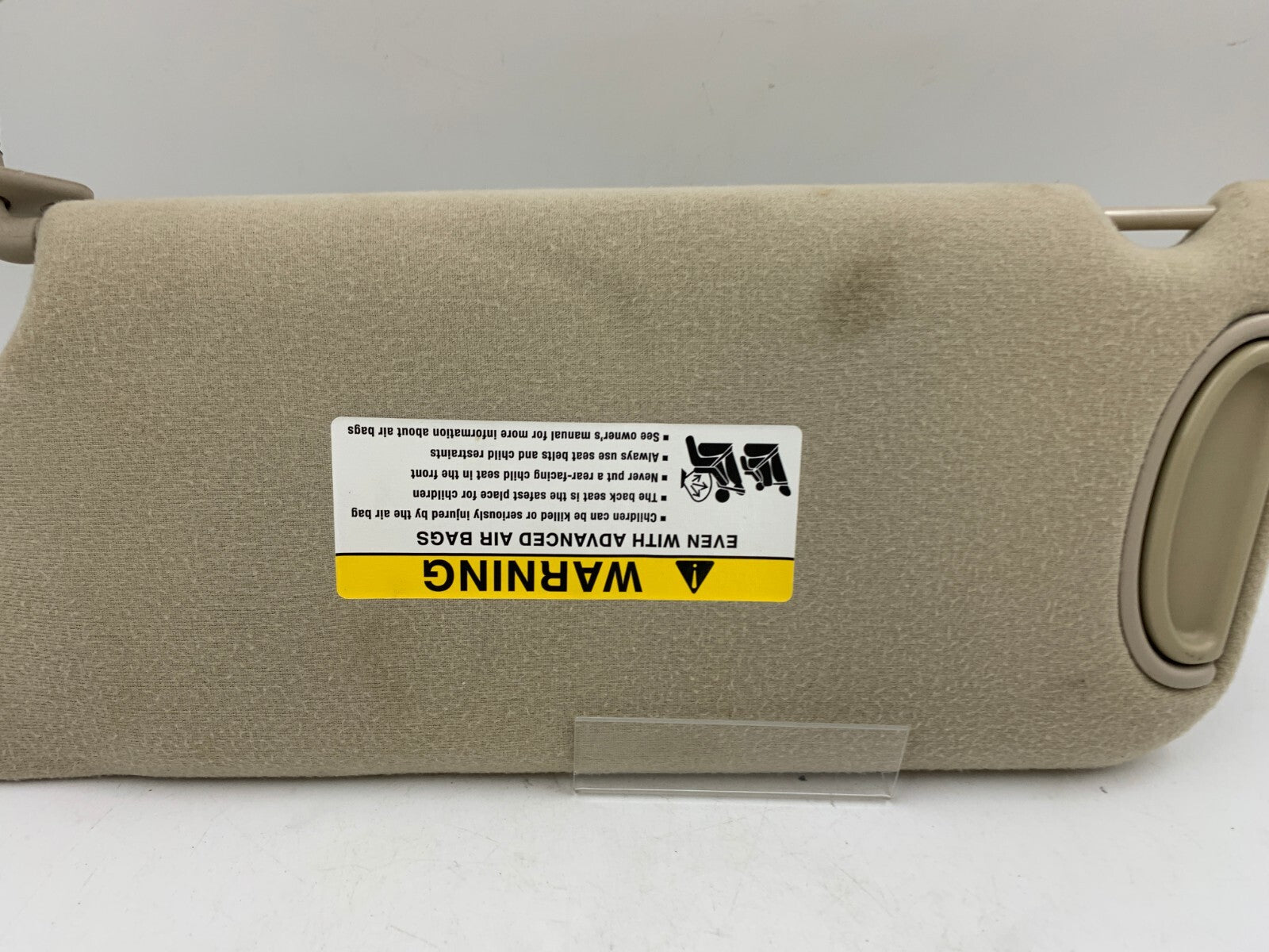 2005-2008 Buick Endeavor Passenger Sun Visor Tan Illuminated OEM C03B33056
