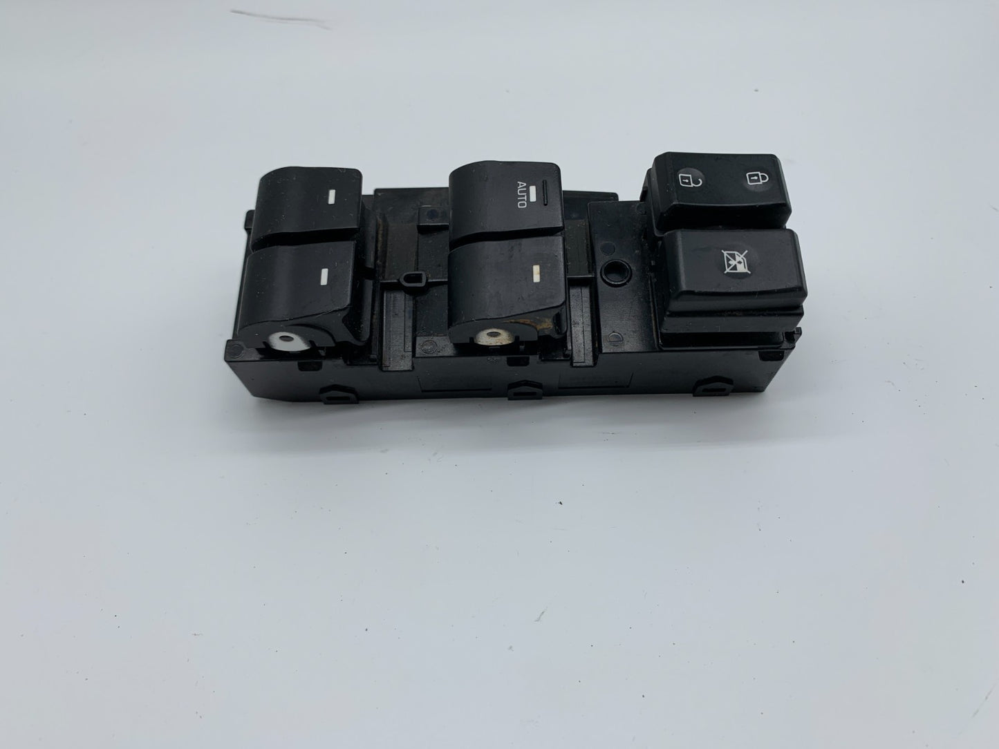2017-2020 Hyundai Elantra Master Power Window Switch OEM B03B55040