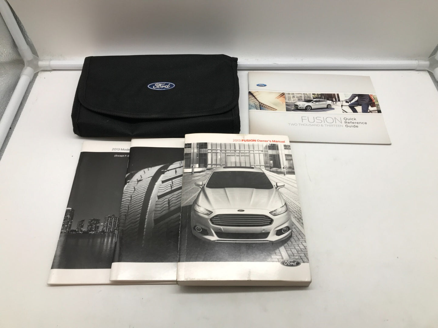 2008 Ford Edge Owners Manual Set with Case OEM C04B62002