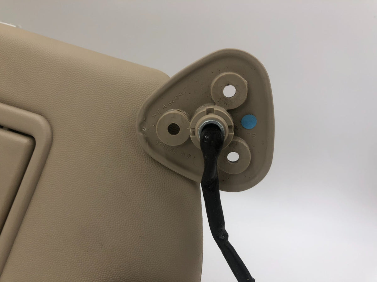 2003-2007 Cadillac CTS Passenger Sun Visor Illuminated Beige D01B34005