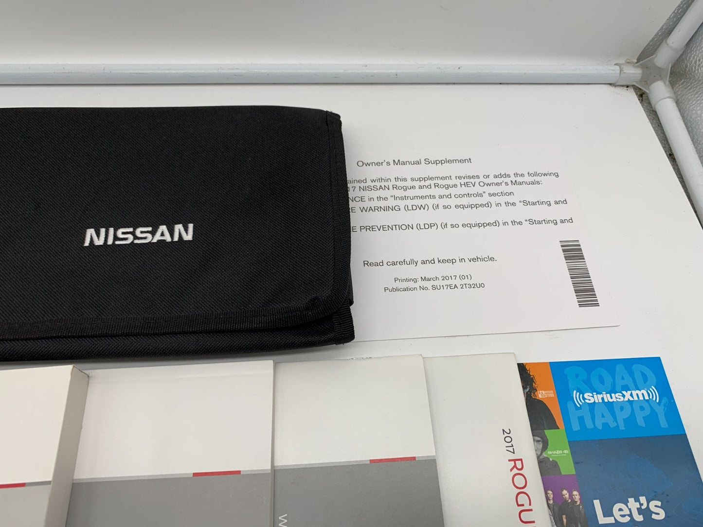2016 Nissan Rogue Owners Manual Set with Case OEM B04B27013