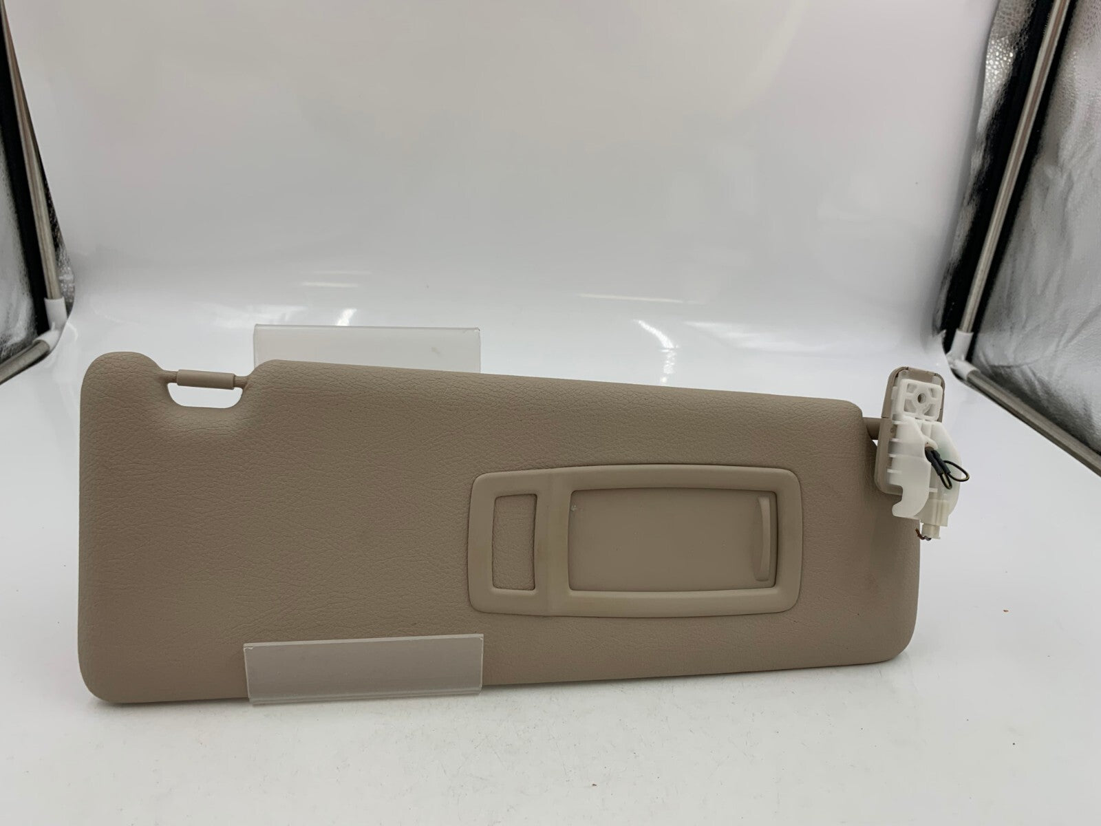 2012-2018 BMW 328i Passenger Sun Visor Sunvisor Beige OEM Illumination E03B66004