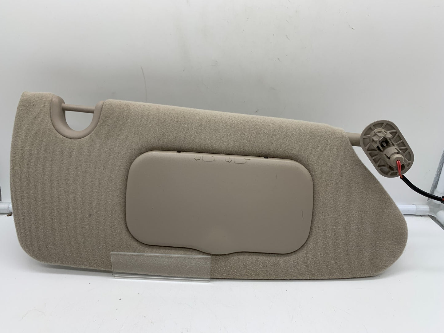 2004-2006 Chrysler Pacifica Passenger Sun Visor Illuminated OEM E02B64006