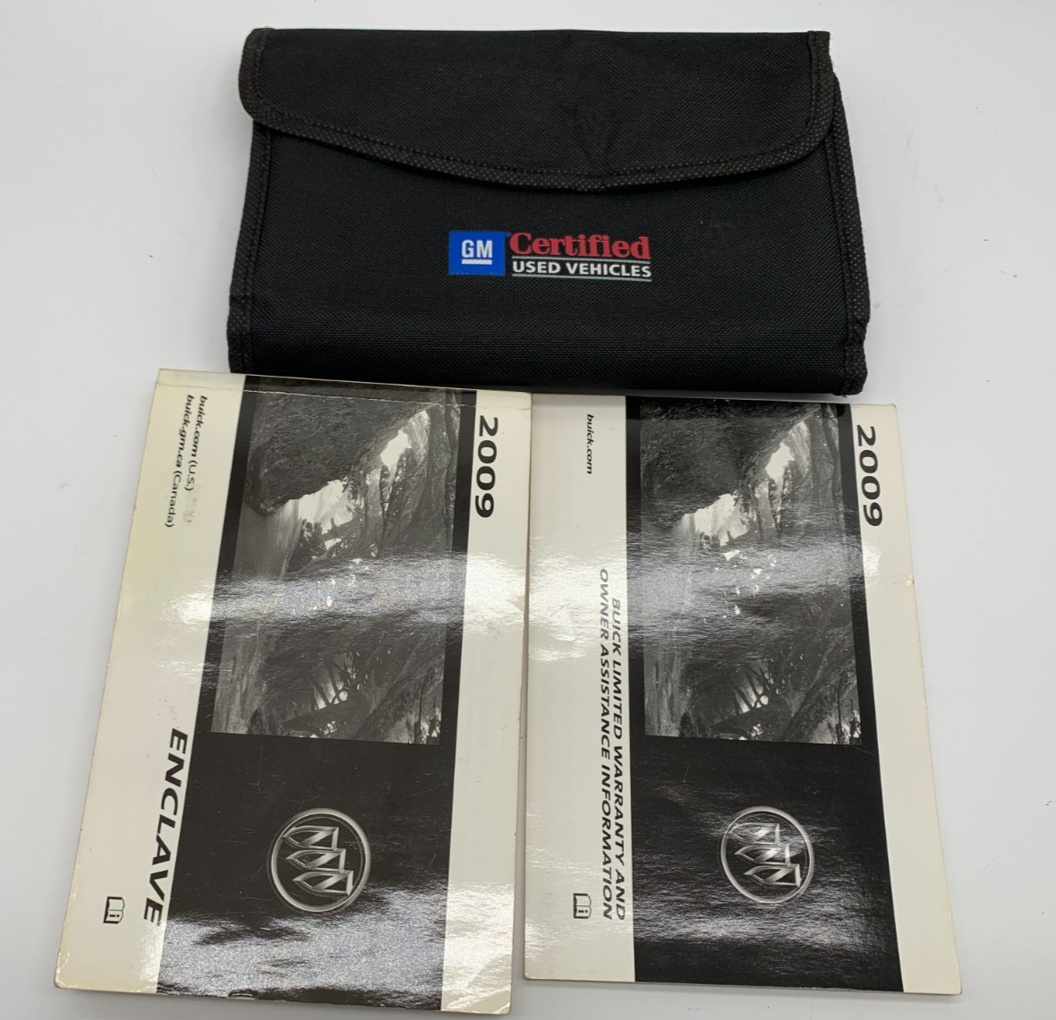 2009 Buick Enclave Owners Manual Set with Case OEM C04B63008