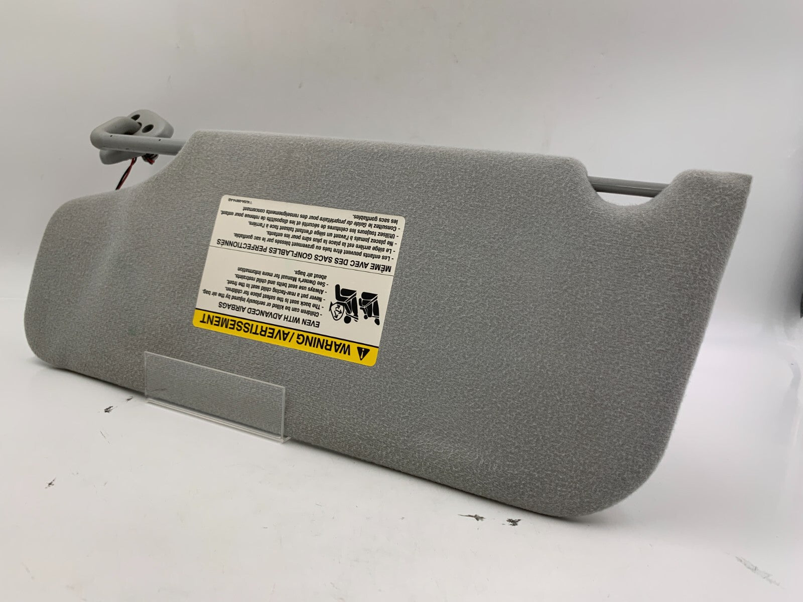 2005-2007 Ford Five Hundred Passenger Sun Visor Illuminated Gray OEM D04B46014