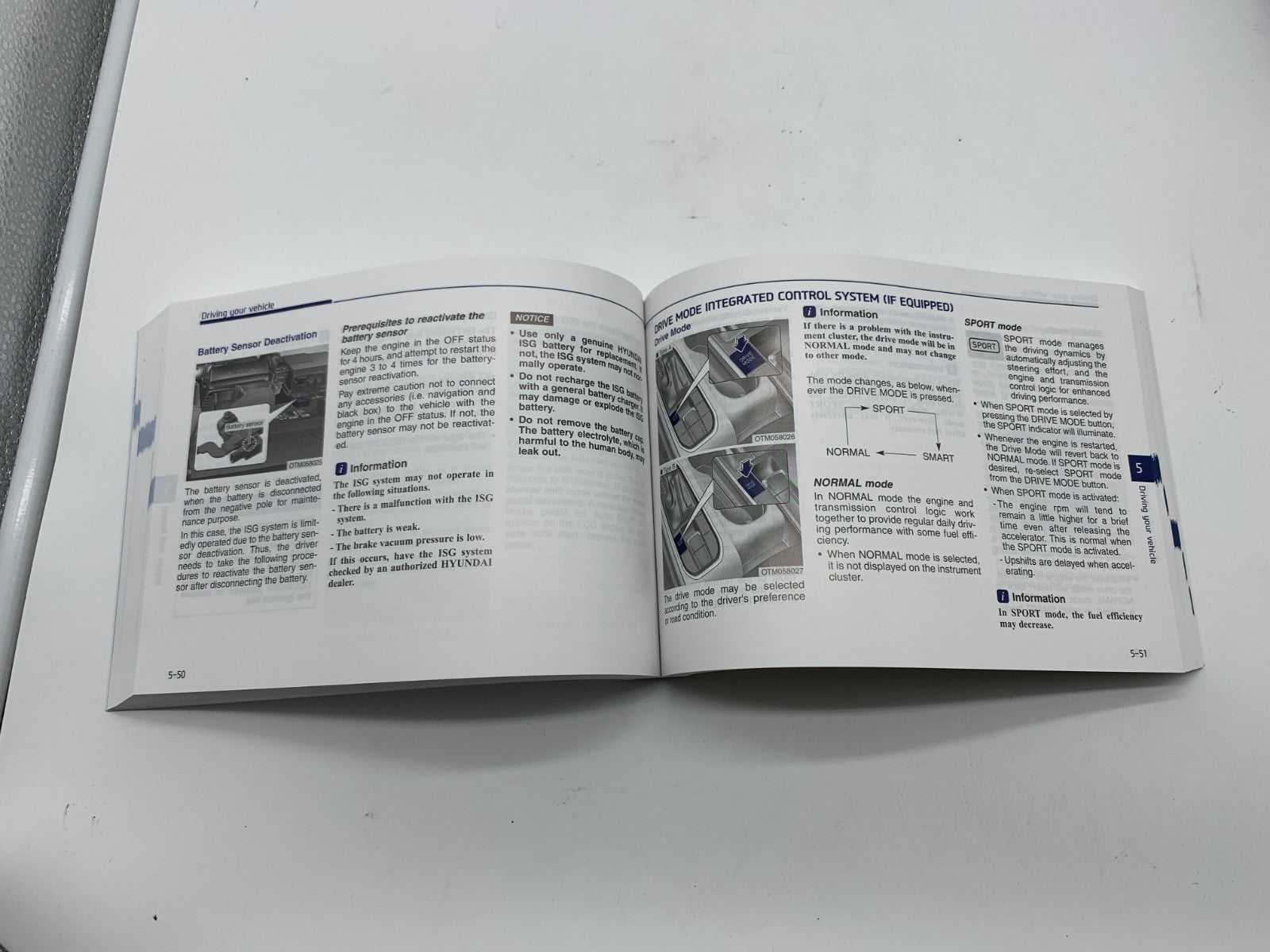 2020 Hyundai Santa FE Sport Owners Manual Set with Case OEM C03B26051