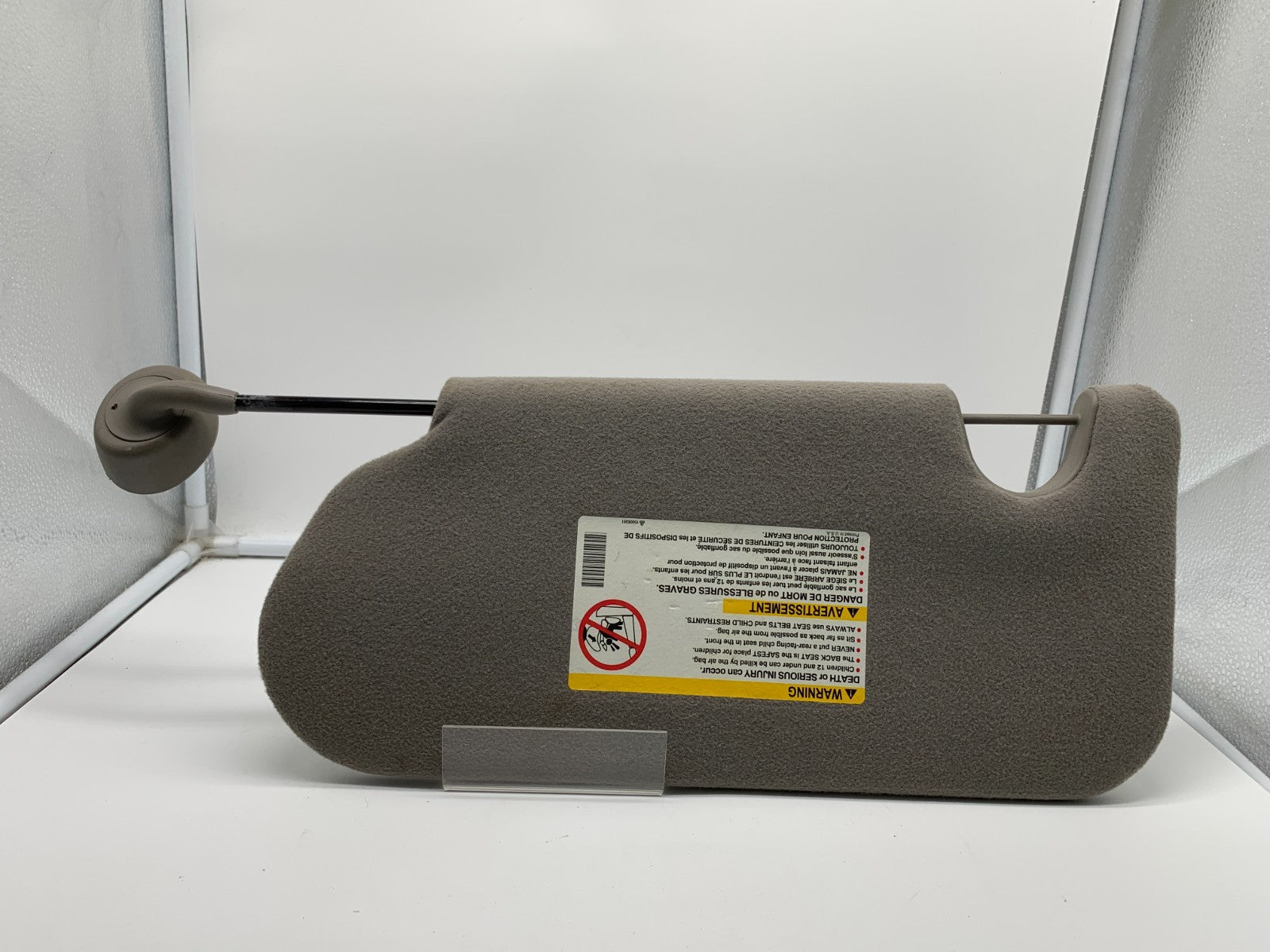 2002-2004 Chevrolet Trailblazer EXT Passenger Sun Visor Gray OEM E02B50024