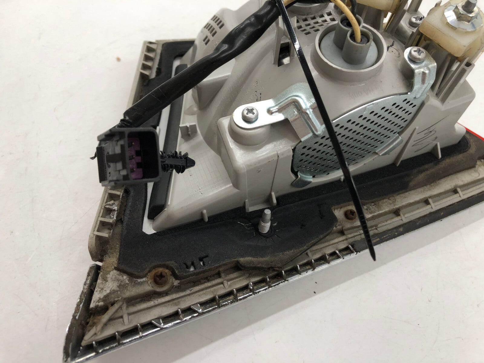 2012-2017 Buick Verano Driver Side Trunklid Tail Light Taillight OEM 22985775