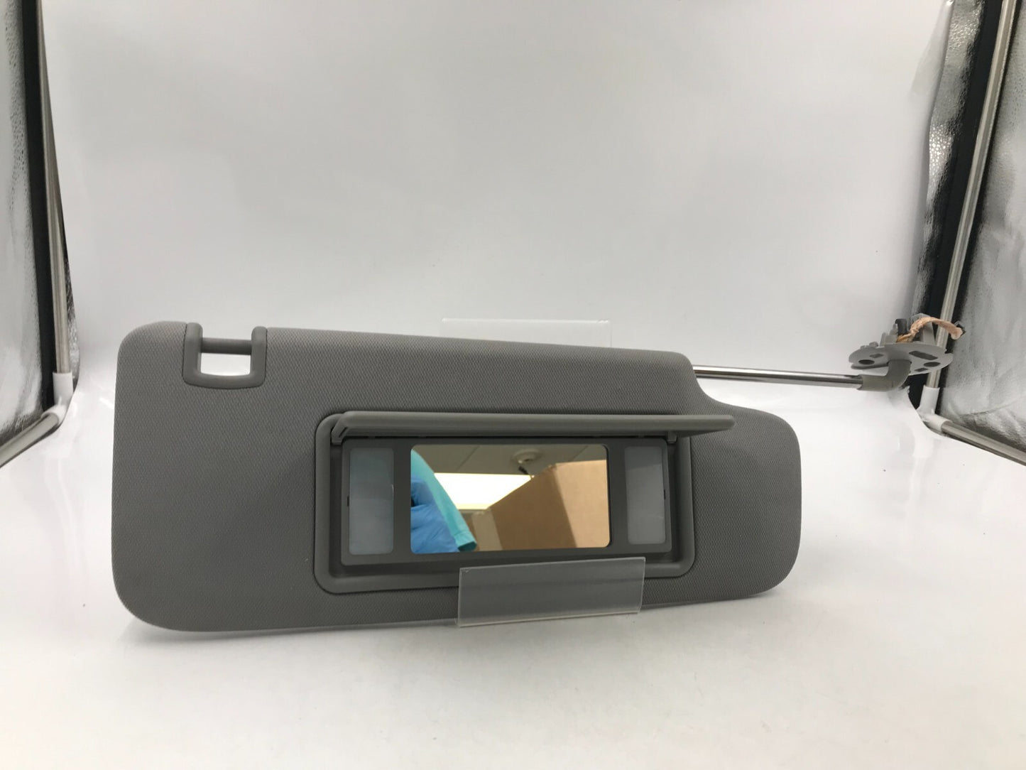 2016-2023 Chevrolet Malibu Passenger Sun Visor Illuminated OEM C03B26031