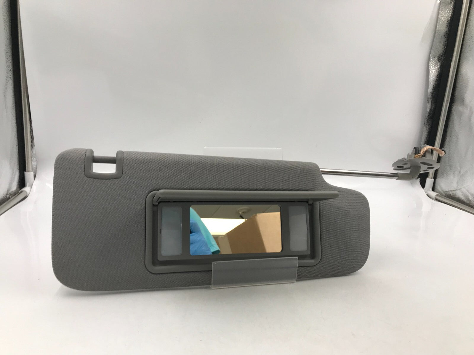 2016-2023 Chevrolet Malibu Passenger Sun Visor Illuminated OEM C03B26031